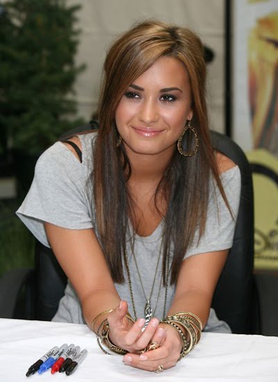 Demi lovato Hair Style Pictures Collection 2011